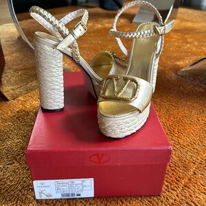 Valentino Garavani Platform heels